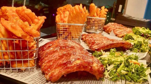 The Albion Hotel Cootamundra