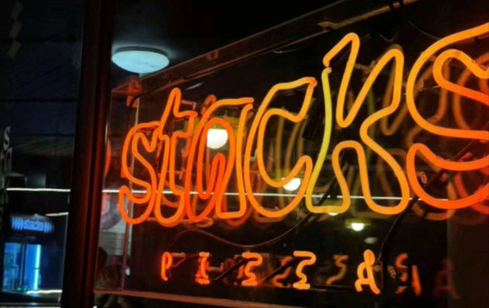 Great vibes in a sleek fit out