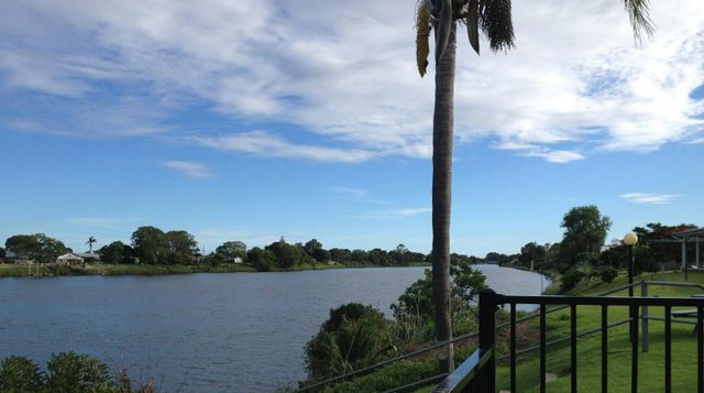 Smithtown Riverview Hotel