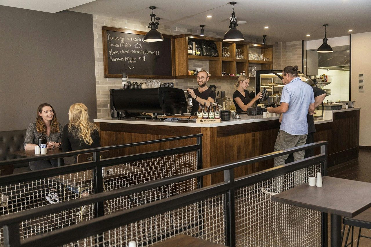 Indoor and outdoor dining in Queanbeyan