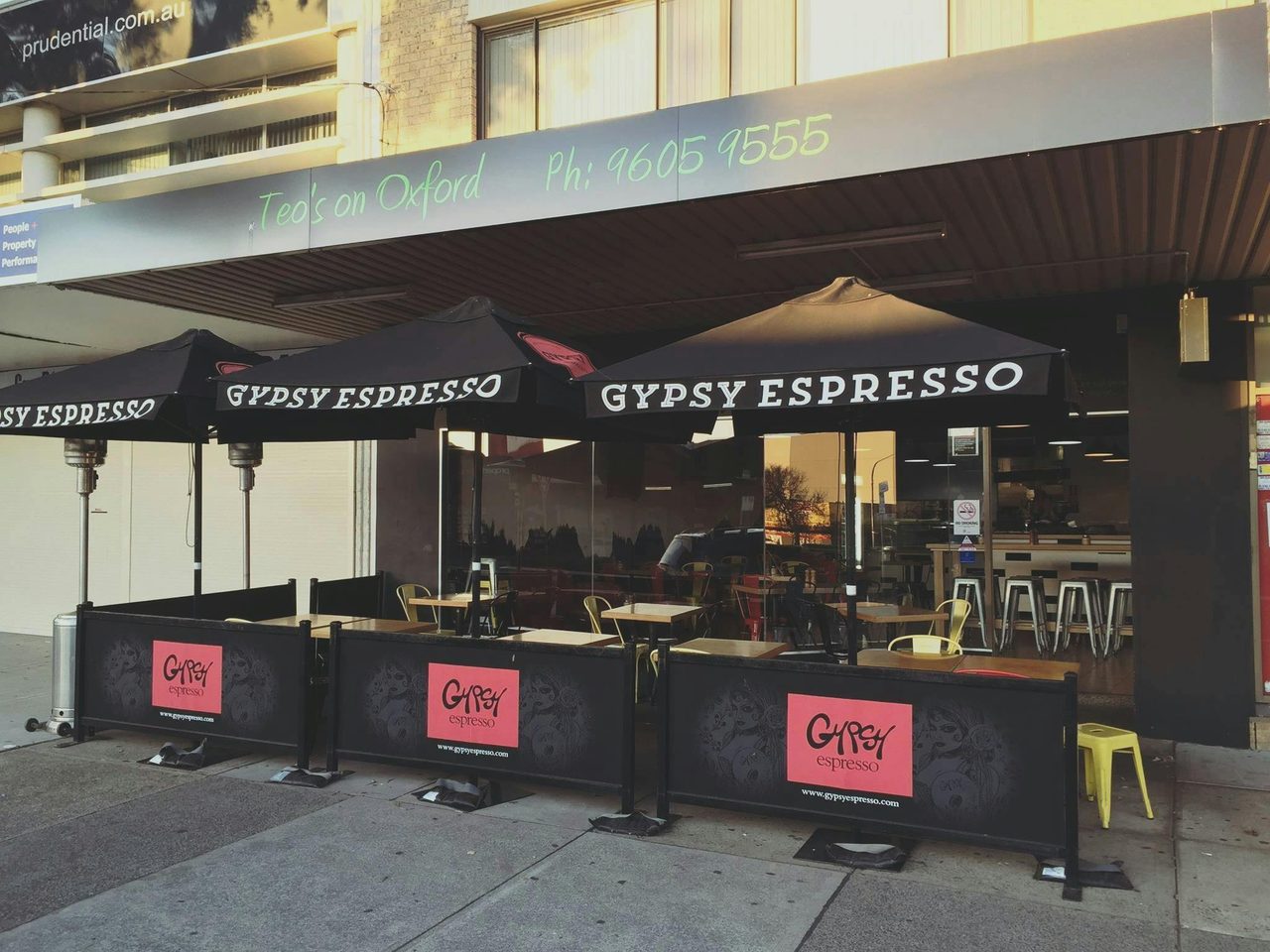 Teo's on Oxford Storefront