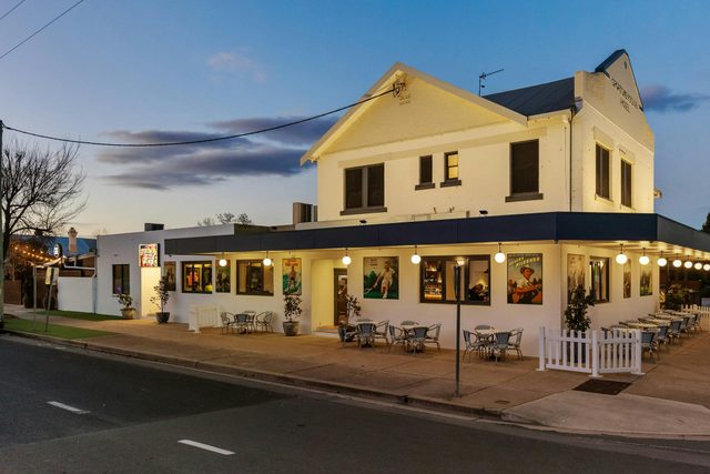 The Sportsmens Club Hotel