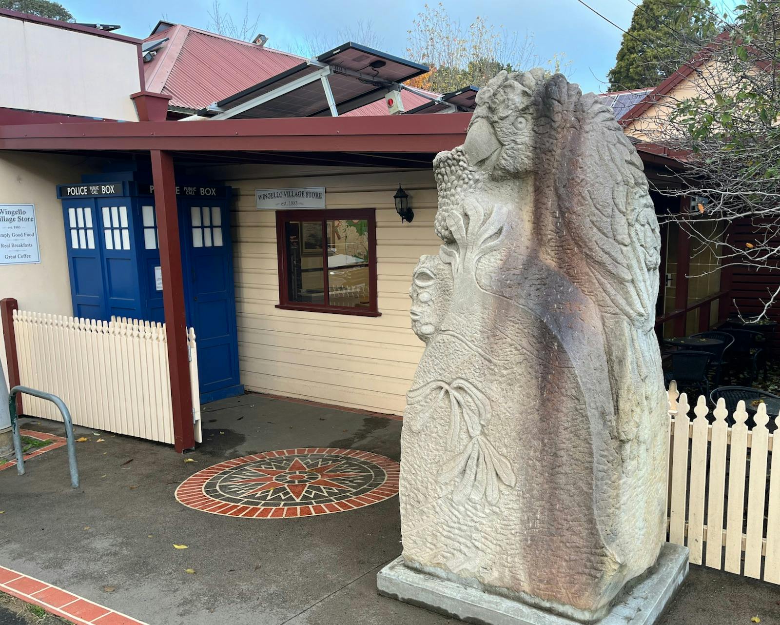 Kenneth the Cockatoo