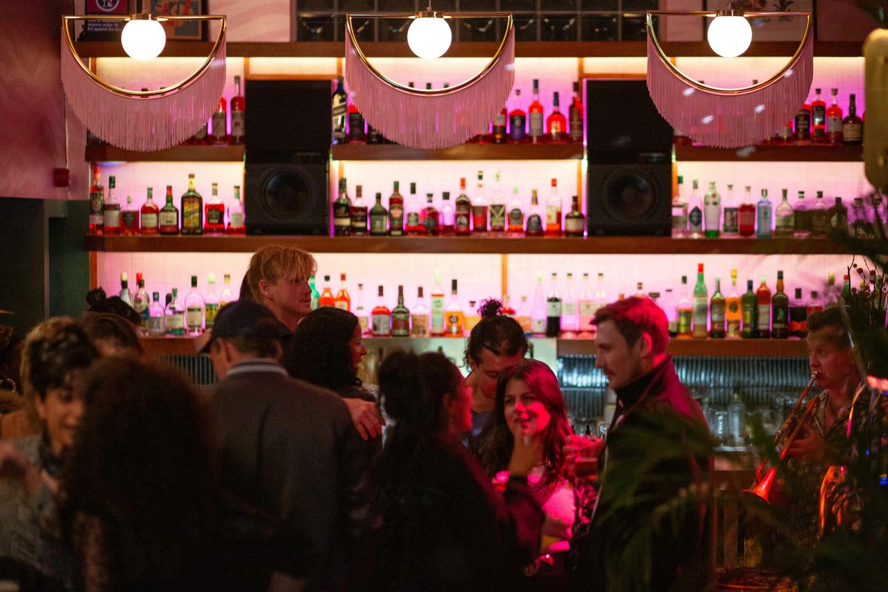 Bar