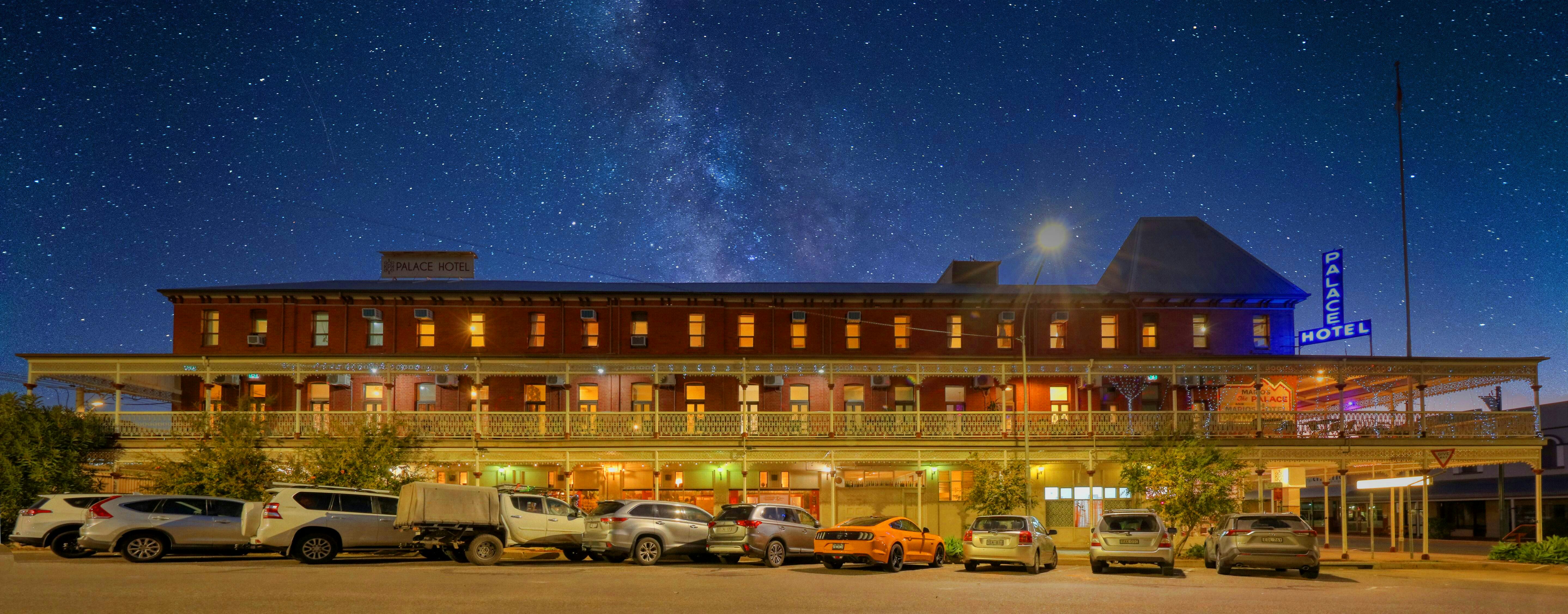 The Palace Hotel Side Bar Resaurant