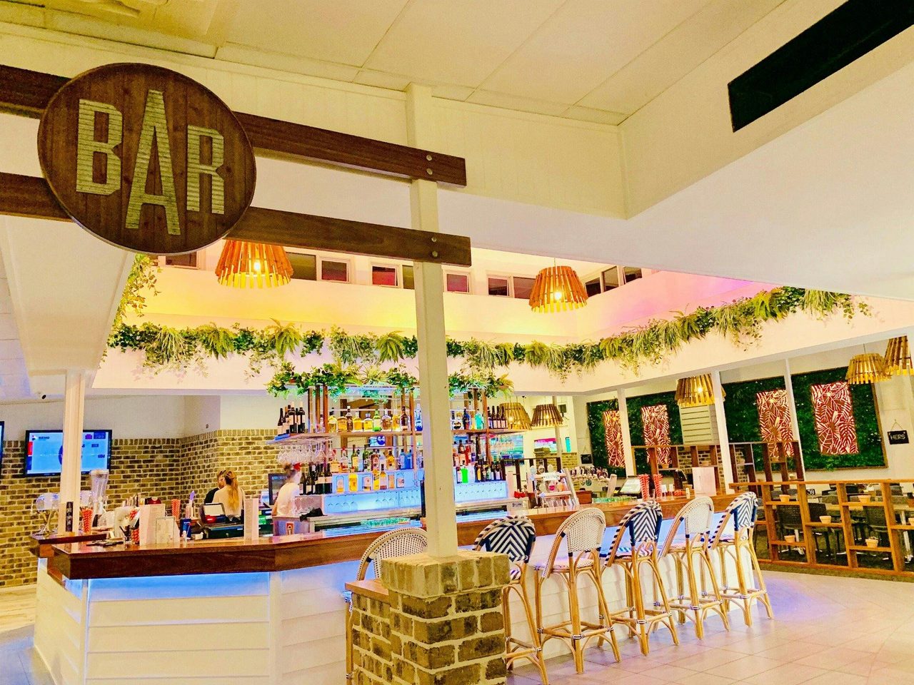 Extensive bar offering