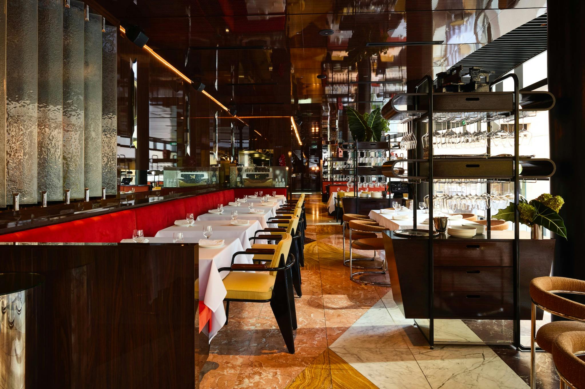 A luxurious dining room