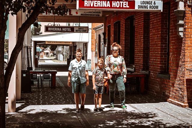 The Riverina Hotel Holbrook