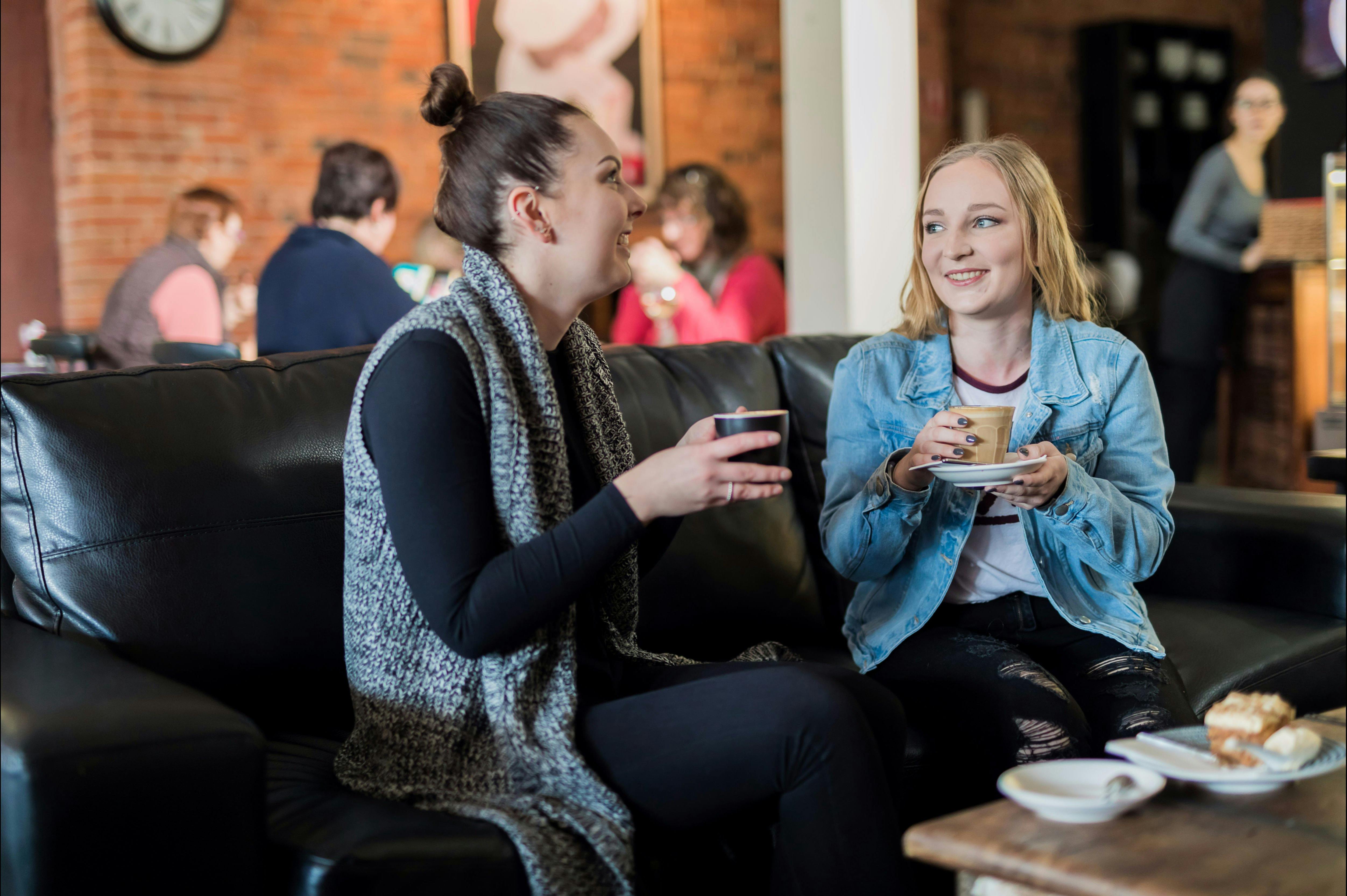 Uneke Lounge, Wagga Wagga
