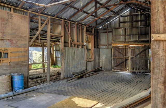 Capertee Woolshed ruins