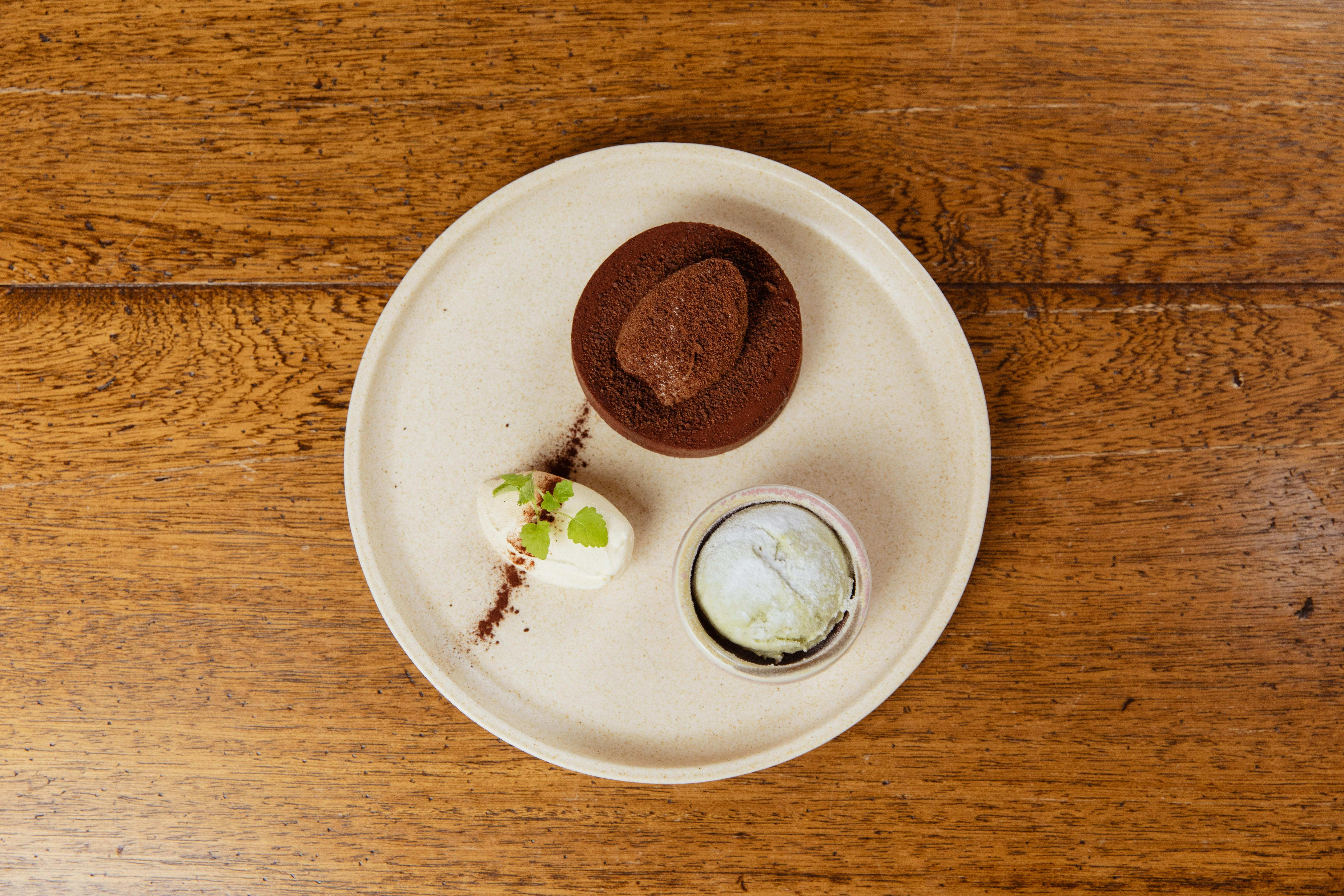Bitter Chocolate Tart with pistacho gelato