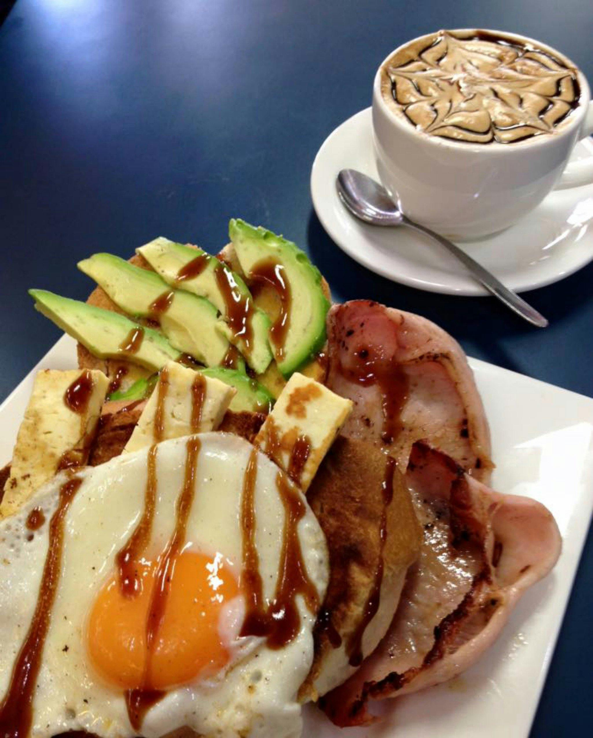 Breaky-Weekender