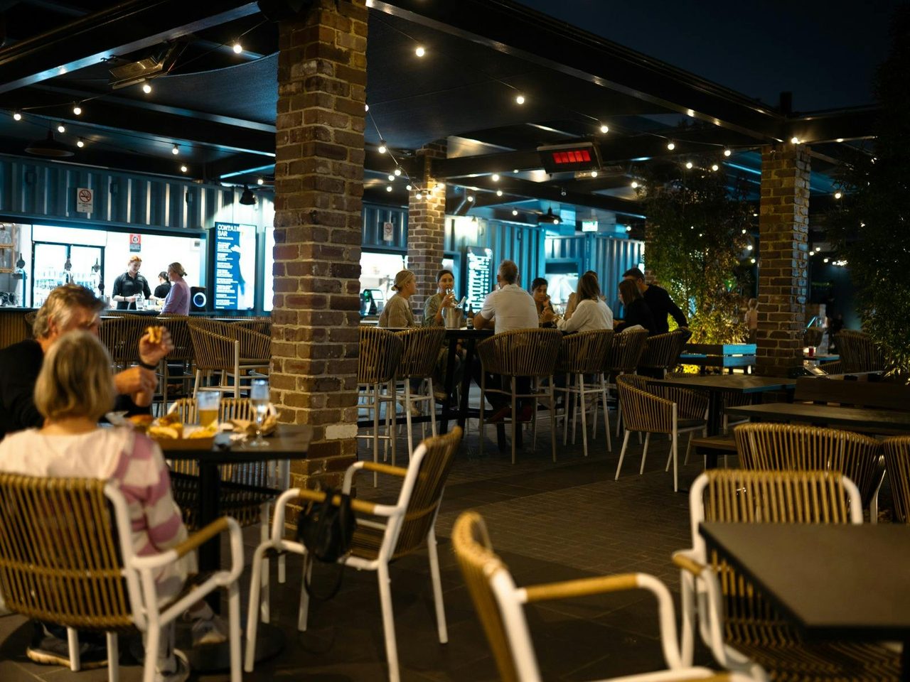 Lagoon Street Outdoor Dining