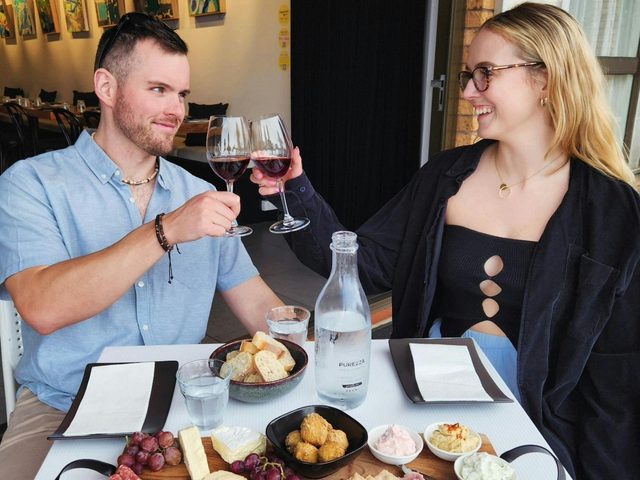 Bottomless Weekends at Cin Cin