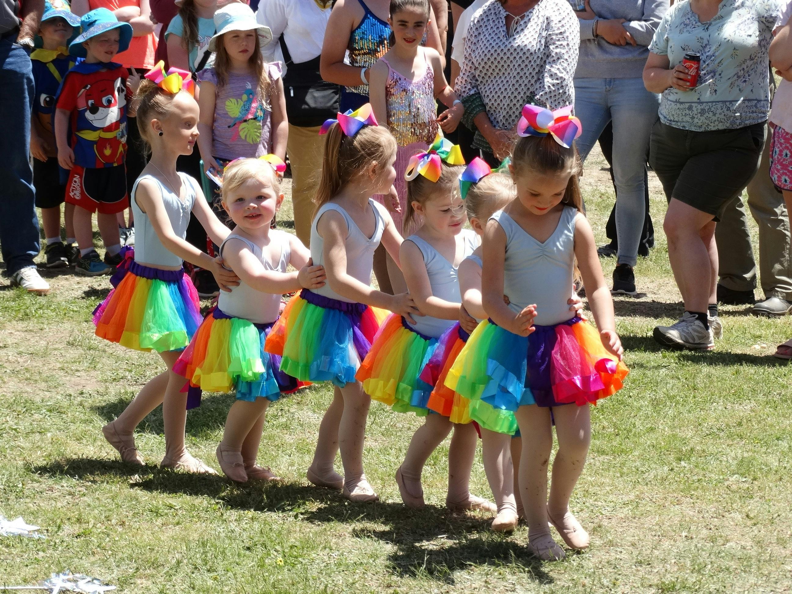 Em Dance performing