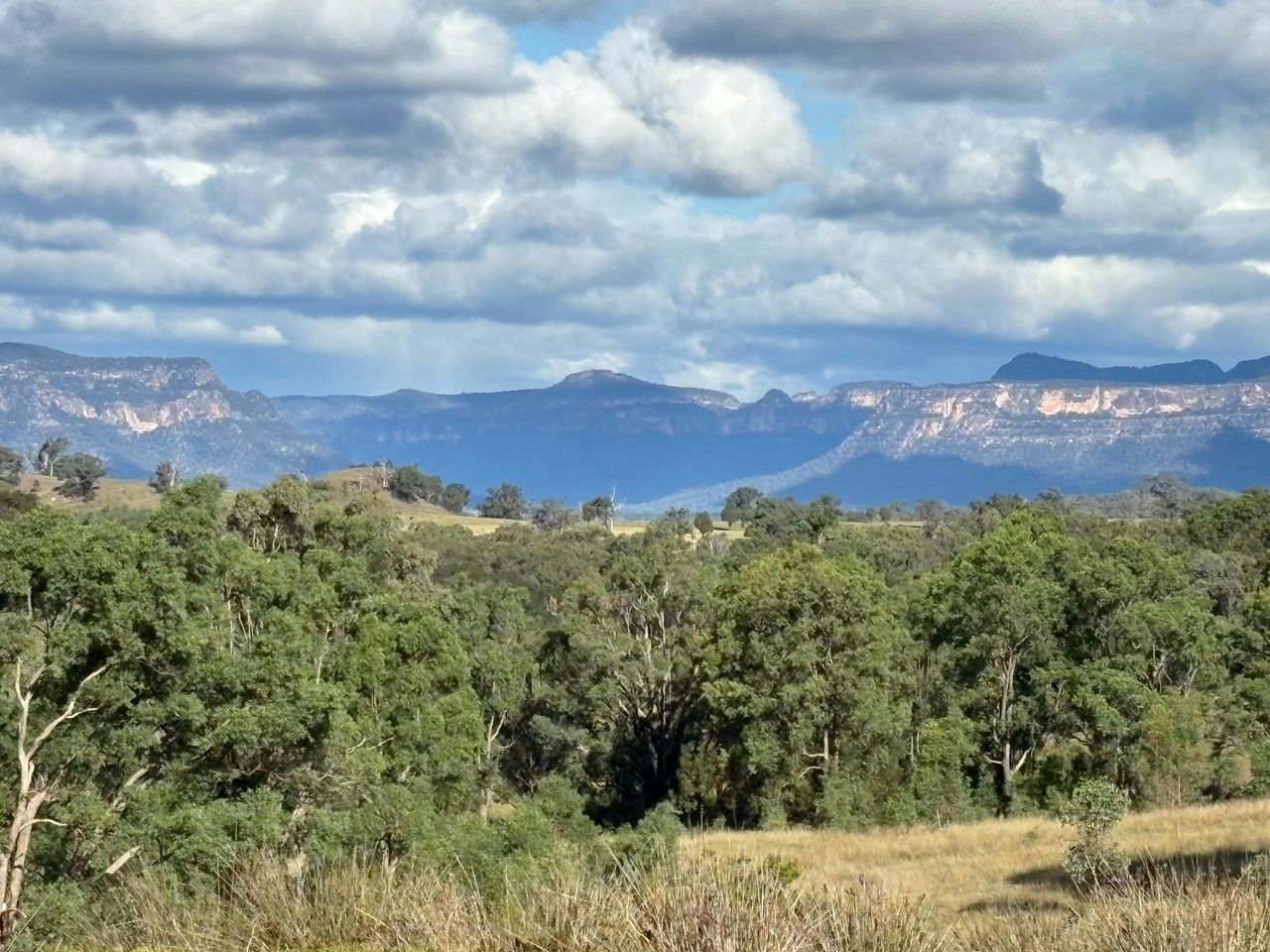 Capertee Mountains seen from Capertee Mountain View Retreats
