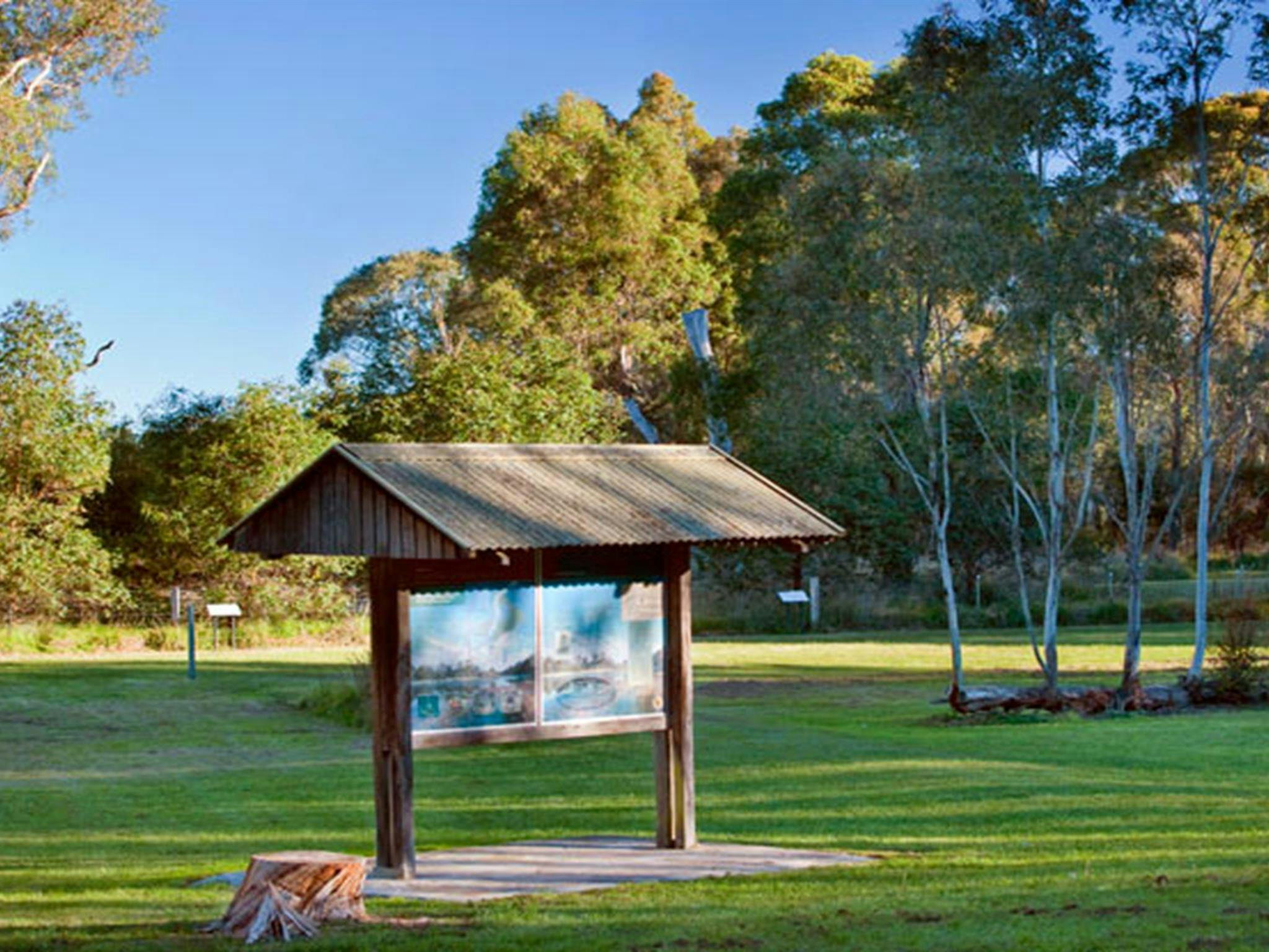 Cecil Hoskins picnic area, Cecil Hoskins Nature Reserve. Photo: Nick Cubbin &copy; OEH