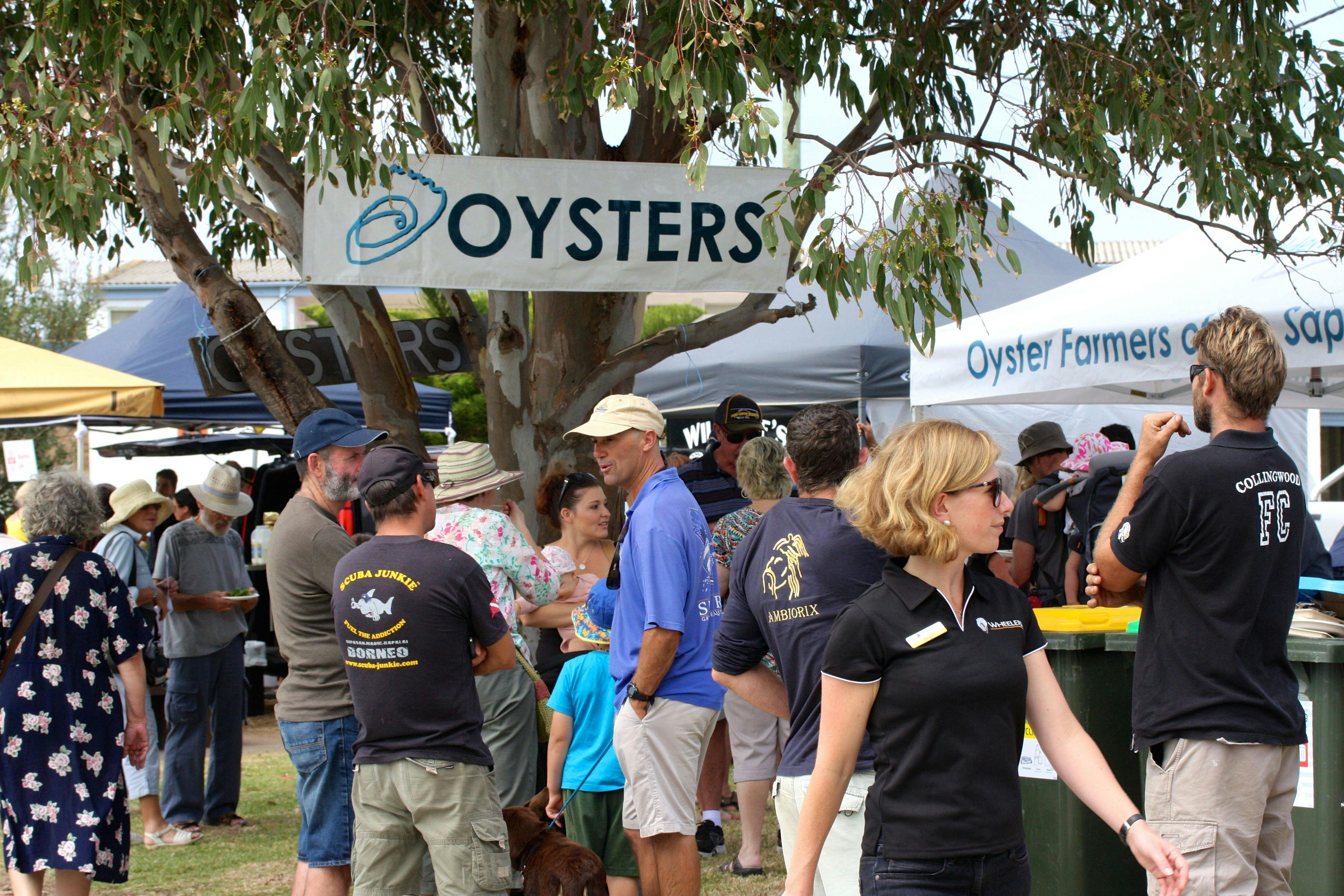 Crowd. Image supplied by Sapphire Coast Tourism