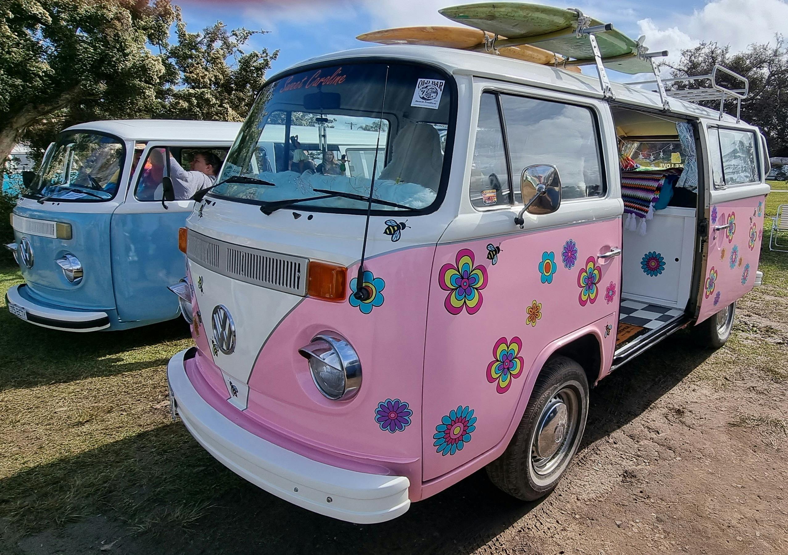 Pink surfer Kombi at Old Bar Beach Festival