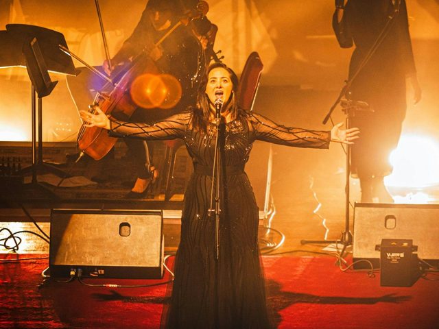 Seventh Wonder performs Fleetwood Mac