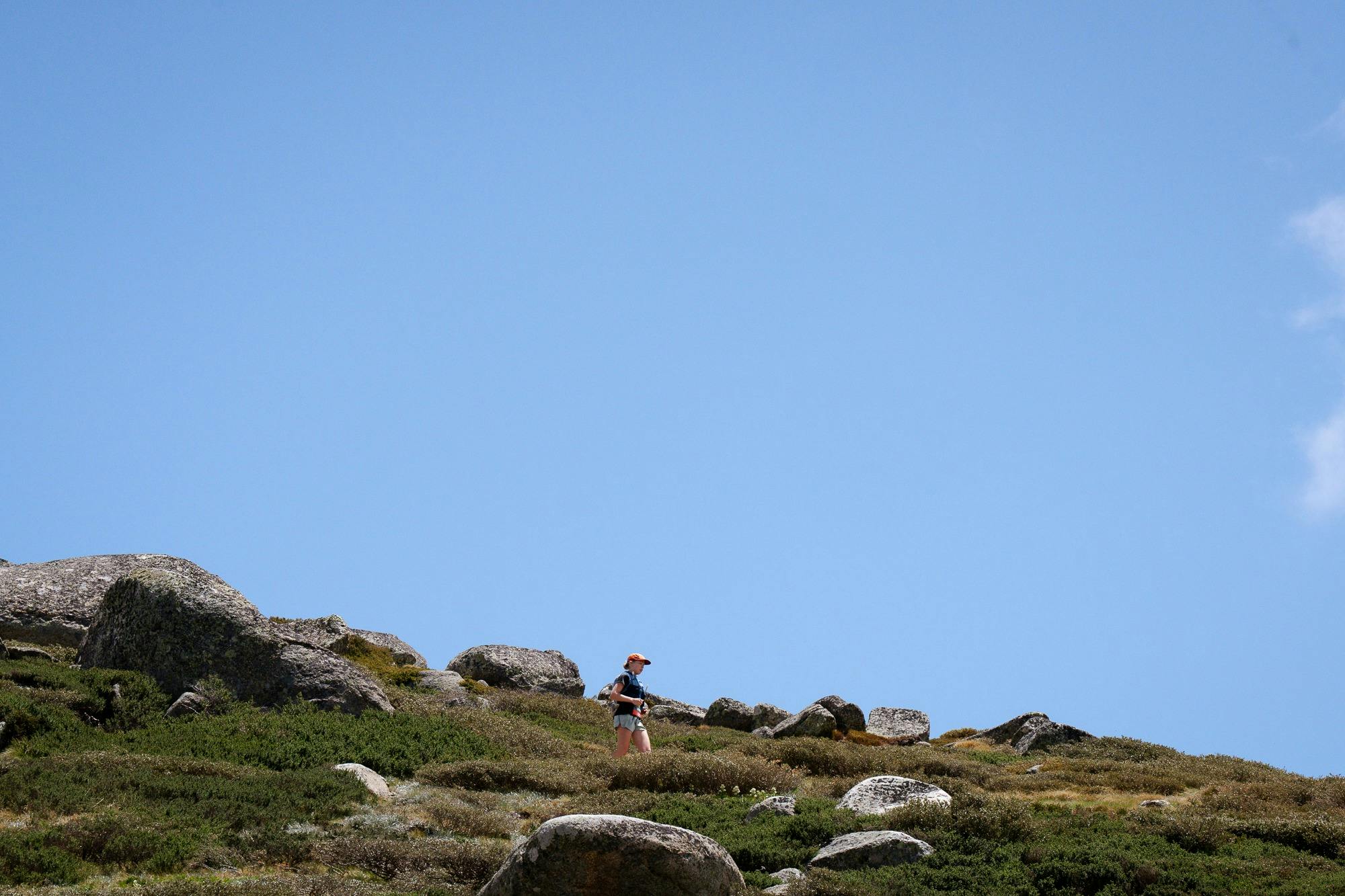 Snowy Moutnain running