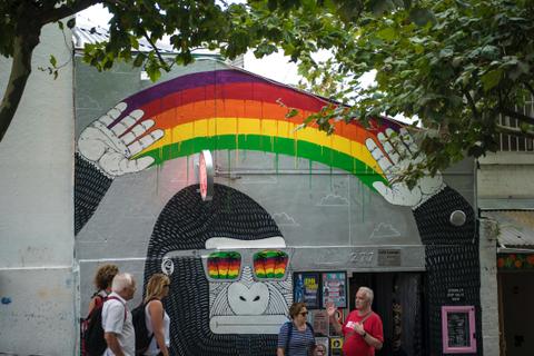 Find amazing street art