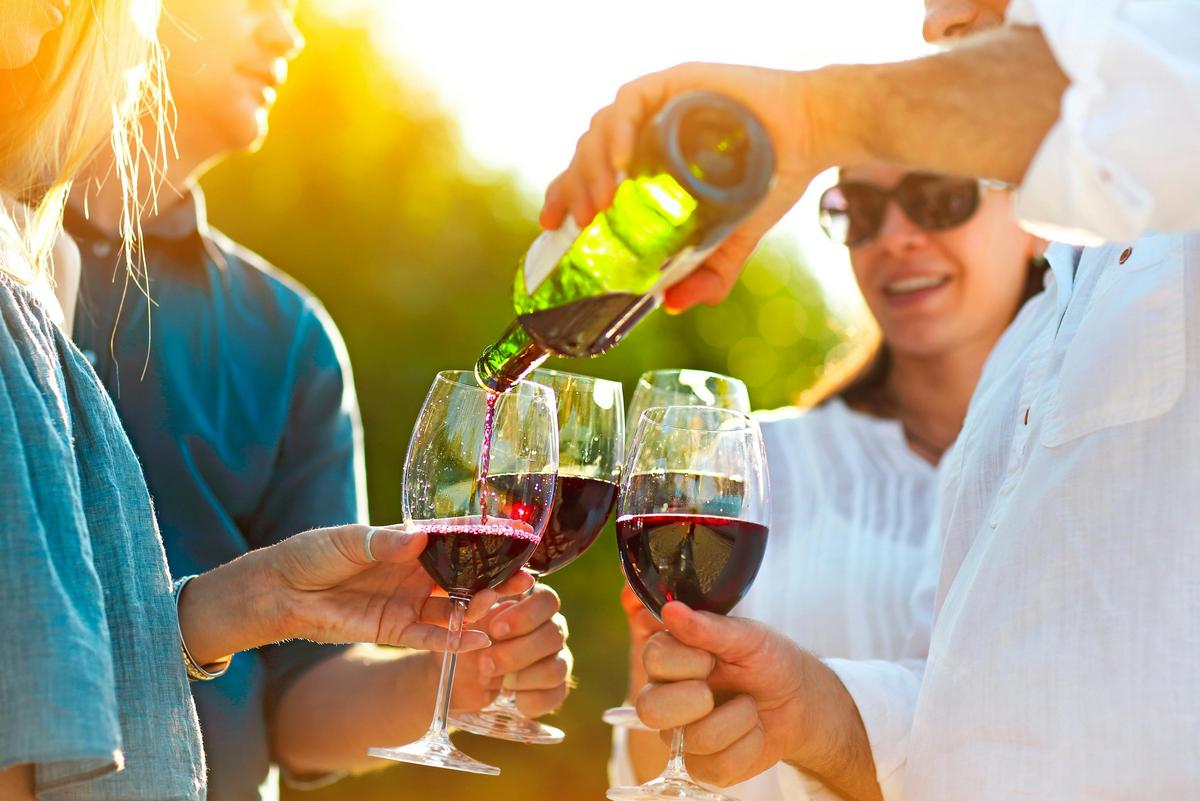 Red wine tasting in Orange NSW with friends