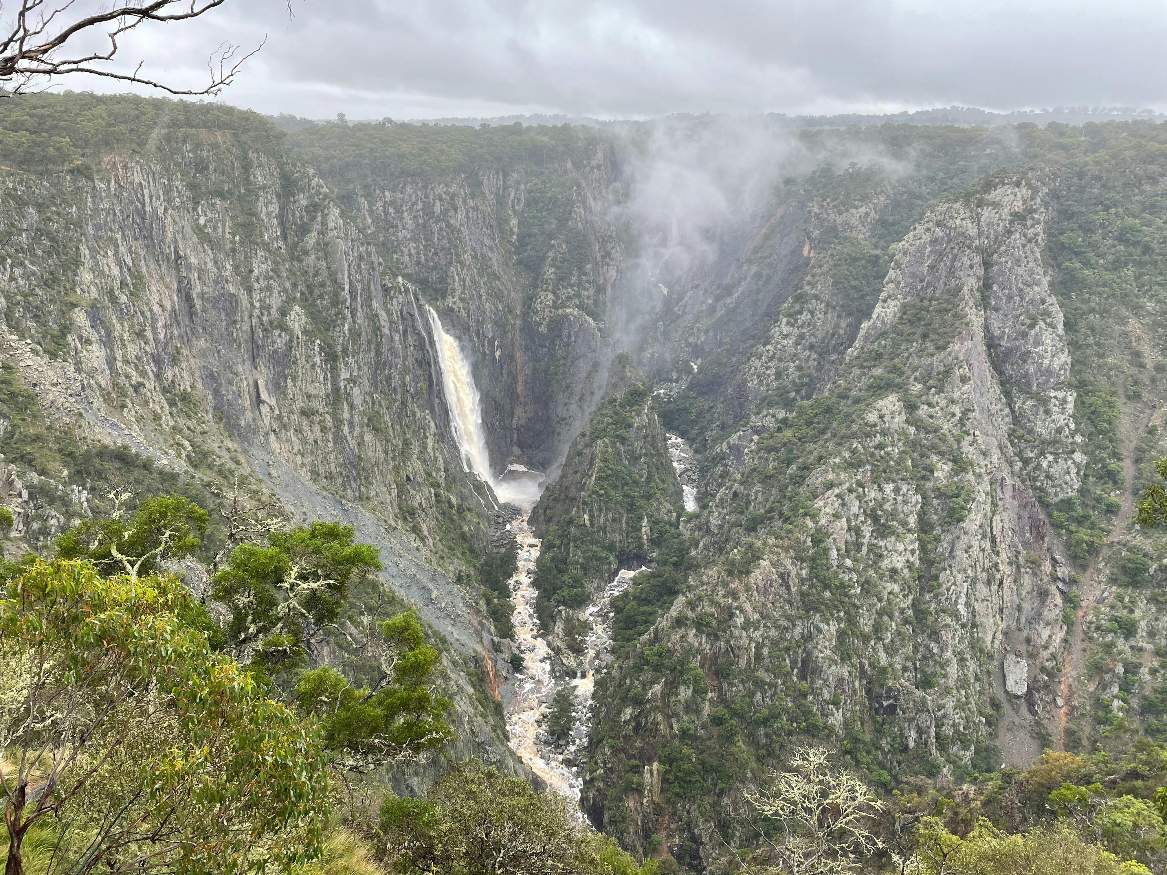 Wollomombi Falls