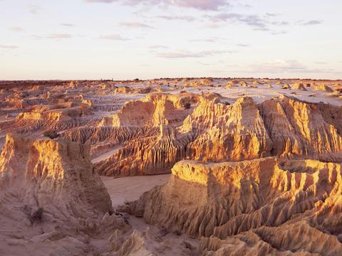 Outback Horizons Tour