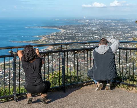 Escape Sydney: Sea Cliff Bridge, Kiama Blowhole, Beaches and Farmlands