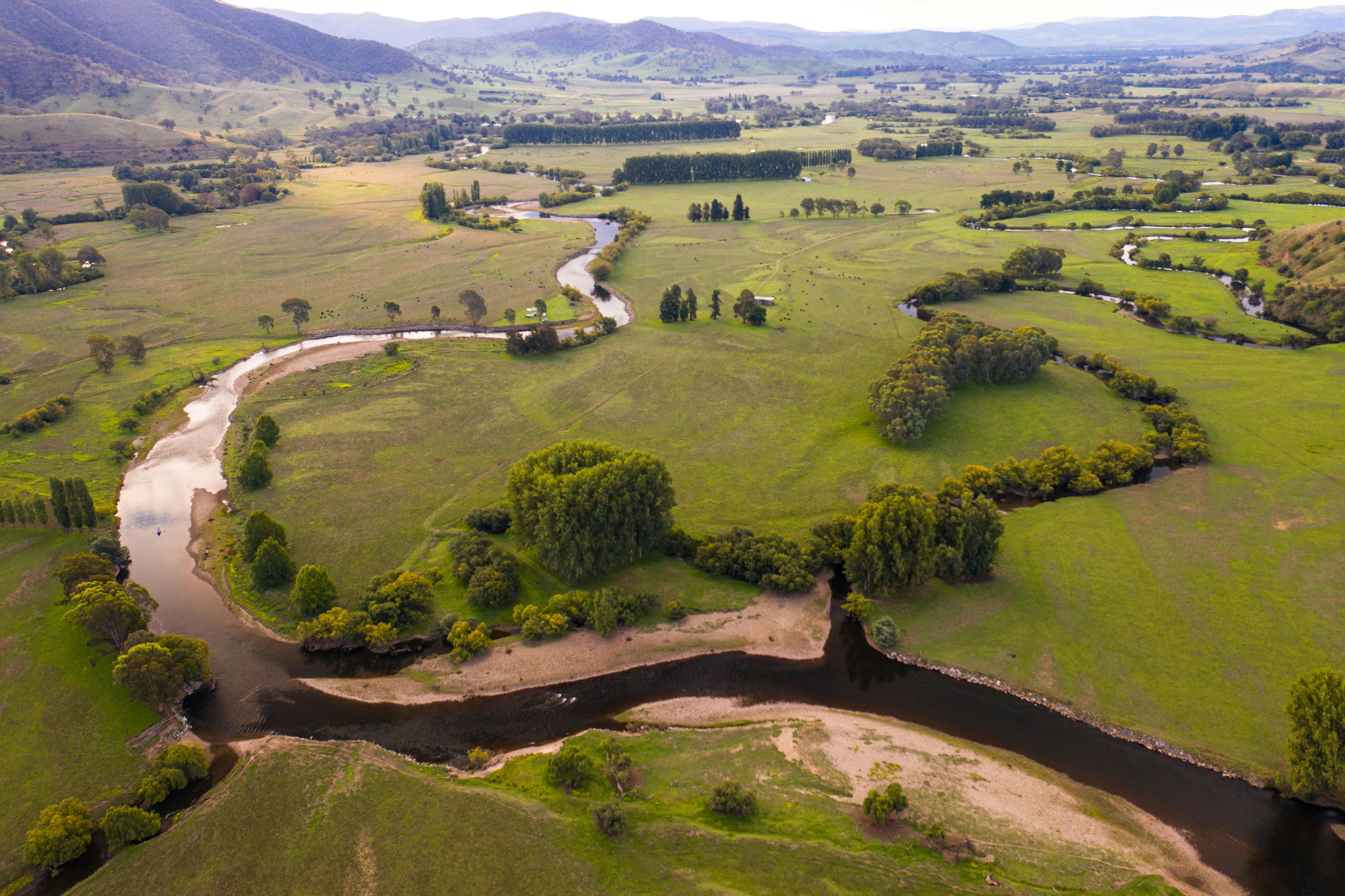 Meandering river through the Snowy Valleys