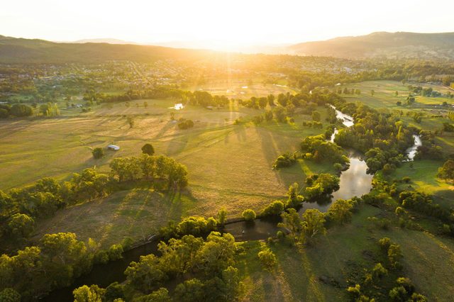 Aussie Fly Fisher Snowy Mountains