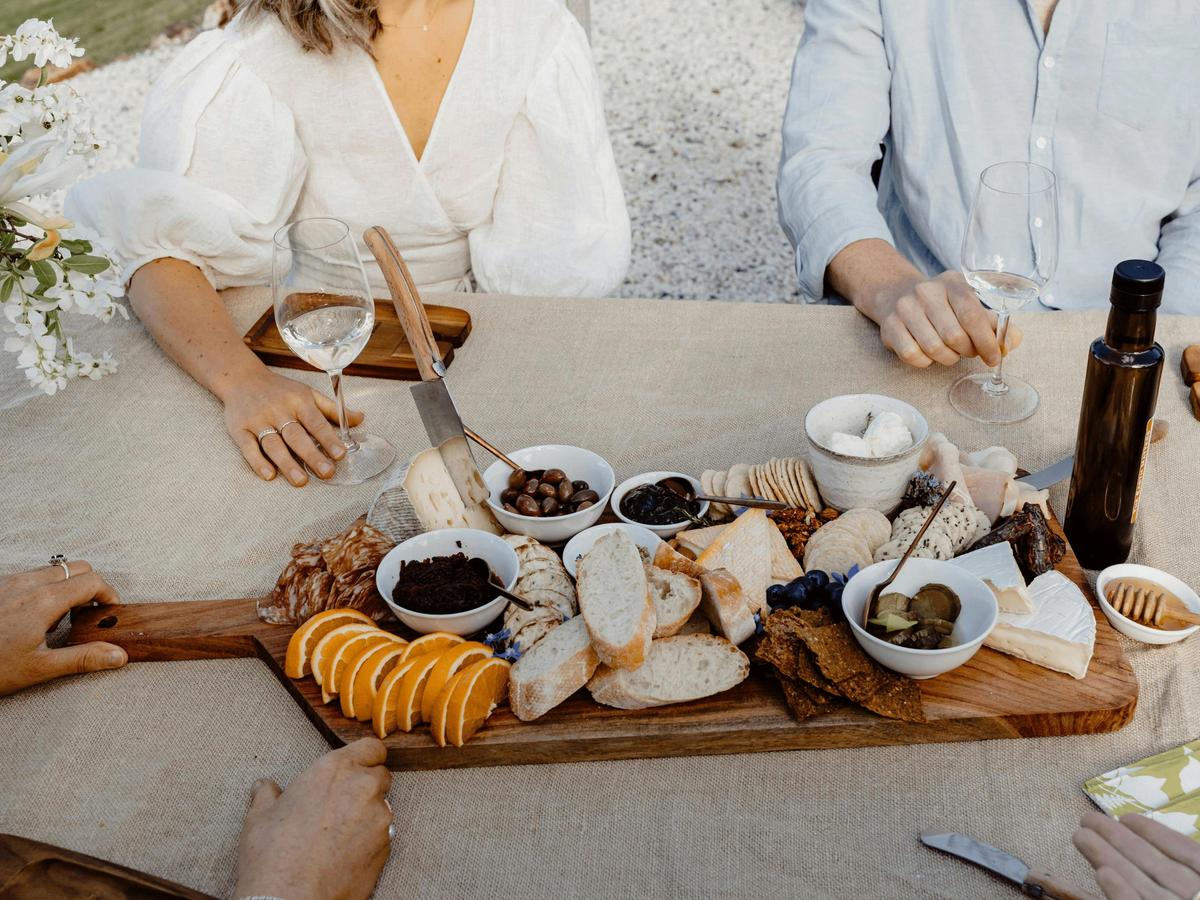 Cheeseplatter at Macquariedale Organic Wines