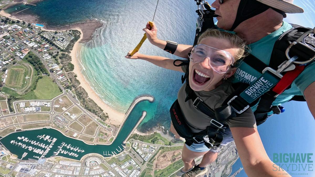 Skydiving over Shellharbour Marina