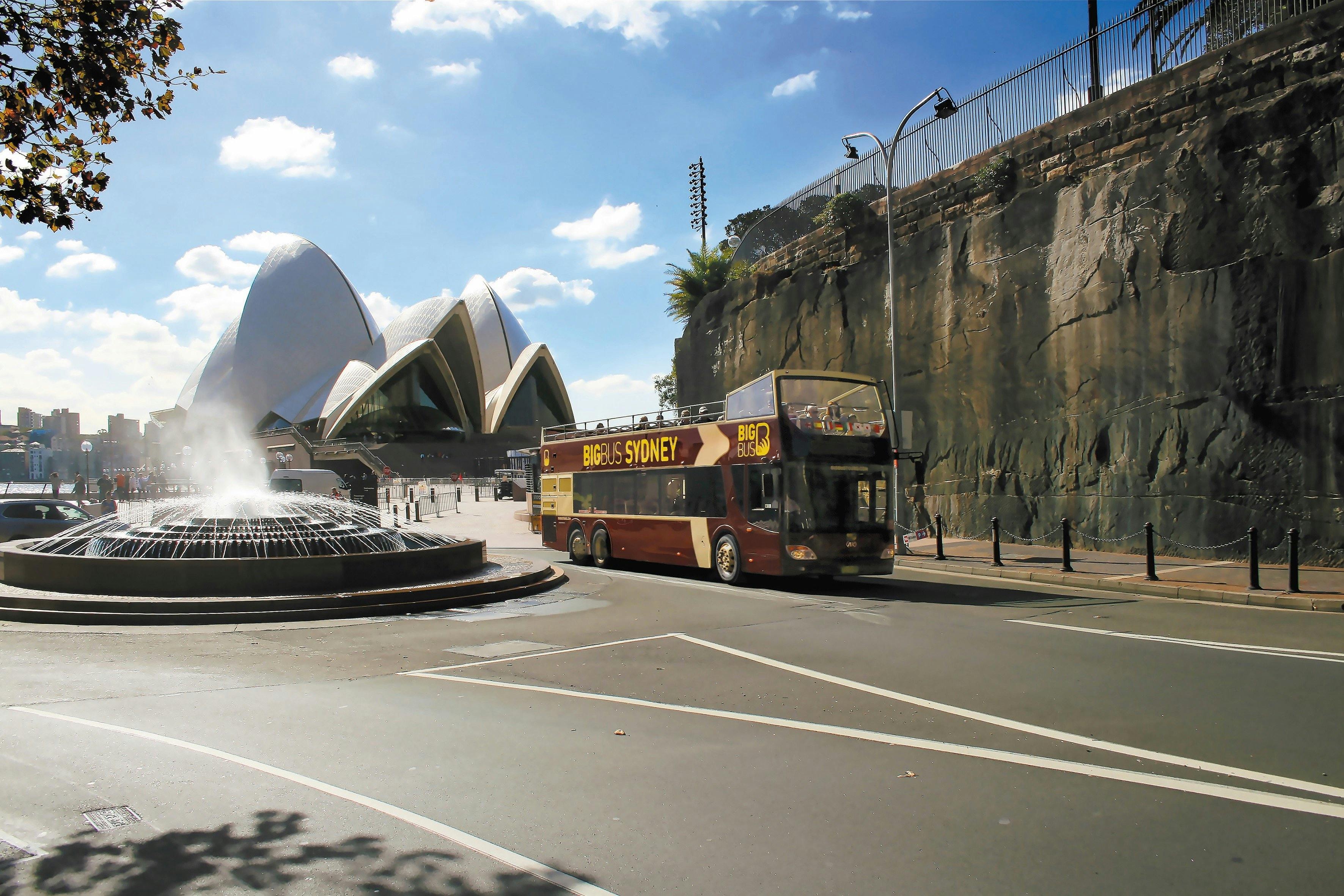Big Bus Sydney at the Opera House
