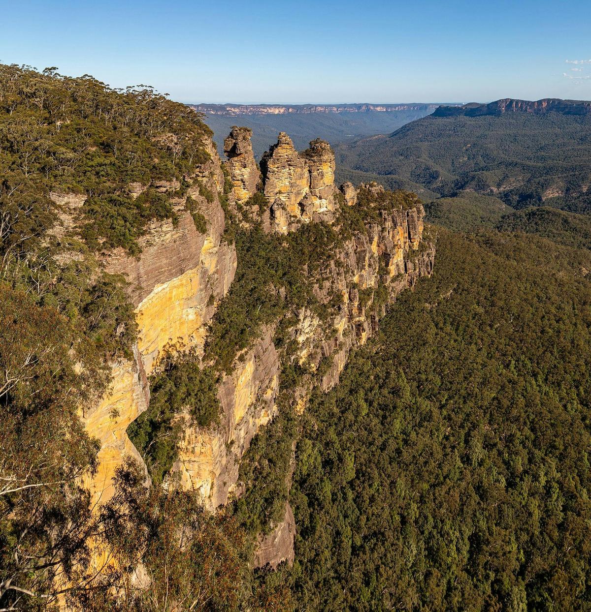 The world famous Three Sisters at Echo Point, Katoomba