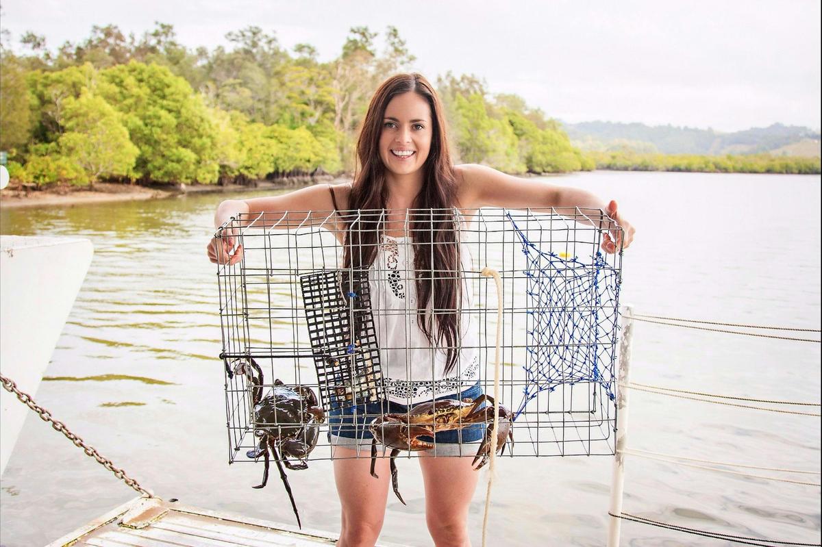 Experience the life of a river crab-trapper, try your luck!