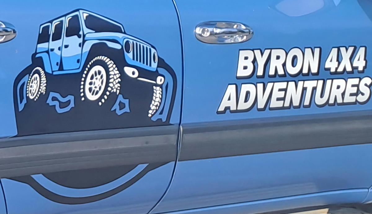 Tour vehicle
