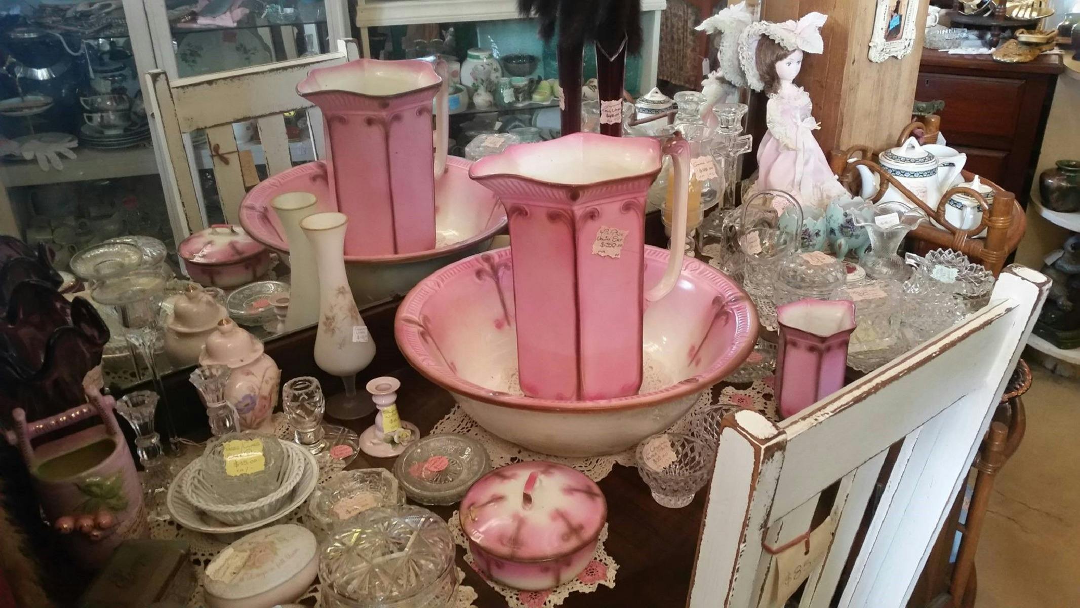 Contrary's on Clarence AntiqueContrary's on Clarence Antique