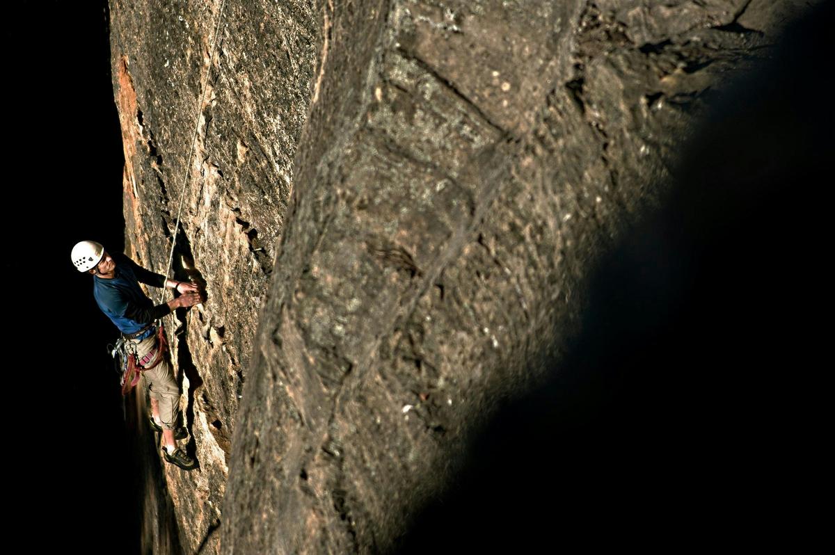 Rockclimbing at Mount York in Mount Victoria - Introductory Climbing Course