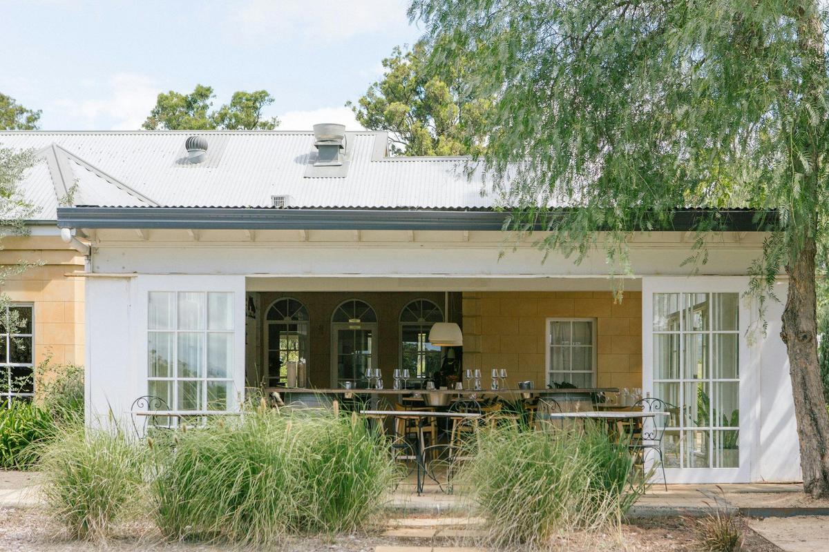 Taste delicious wines in stunning locations on a luxury hunter Valley tour