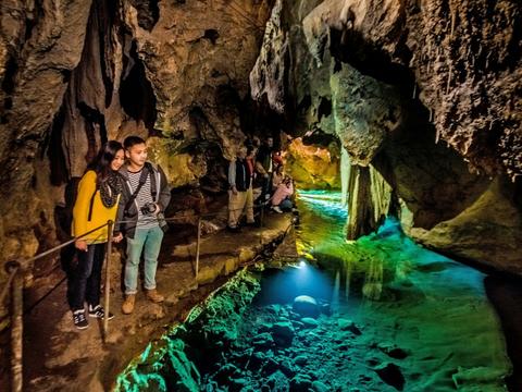 Jenolan Caves Tours