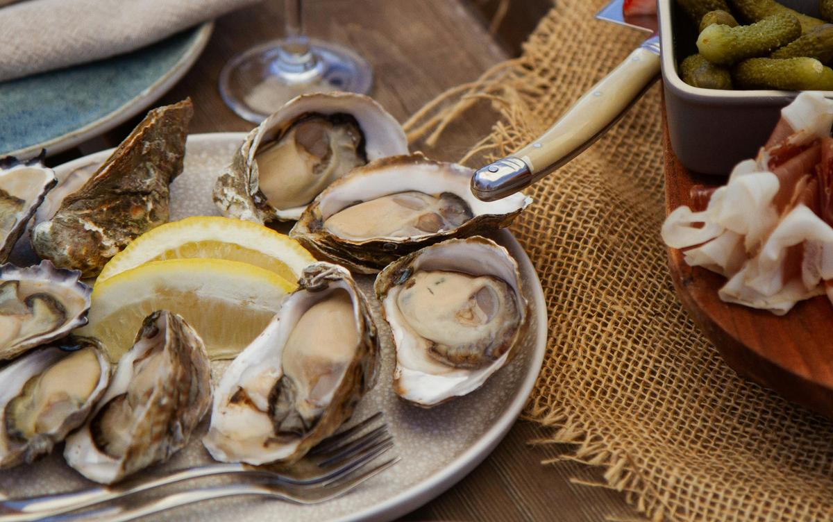 Grazing lunch and oysters