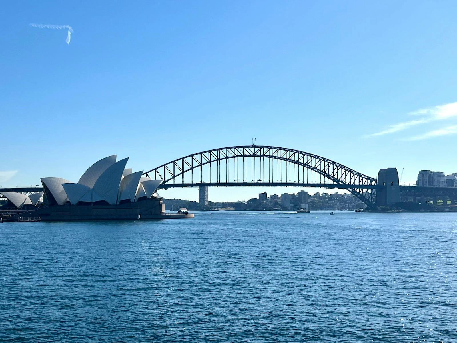 Learn about Sydney Opera House and Sydney Harbour Bridge