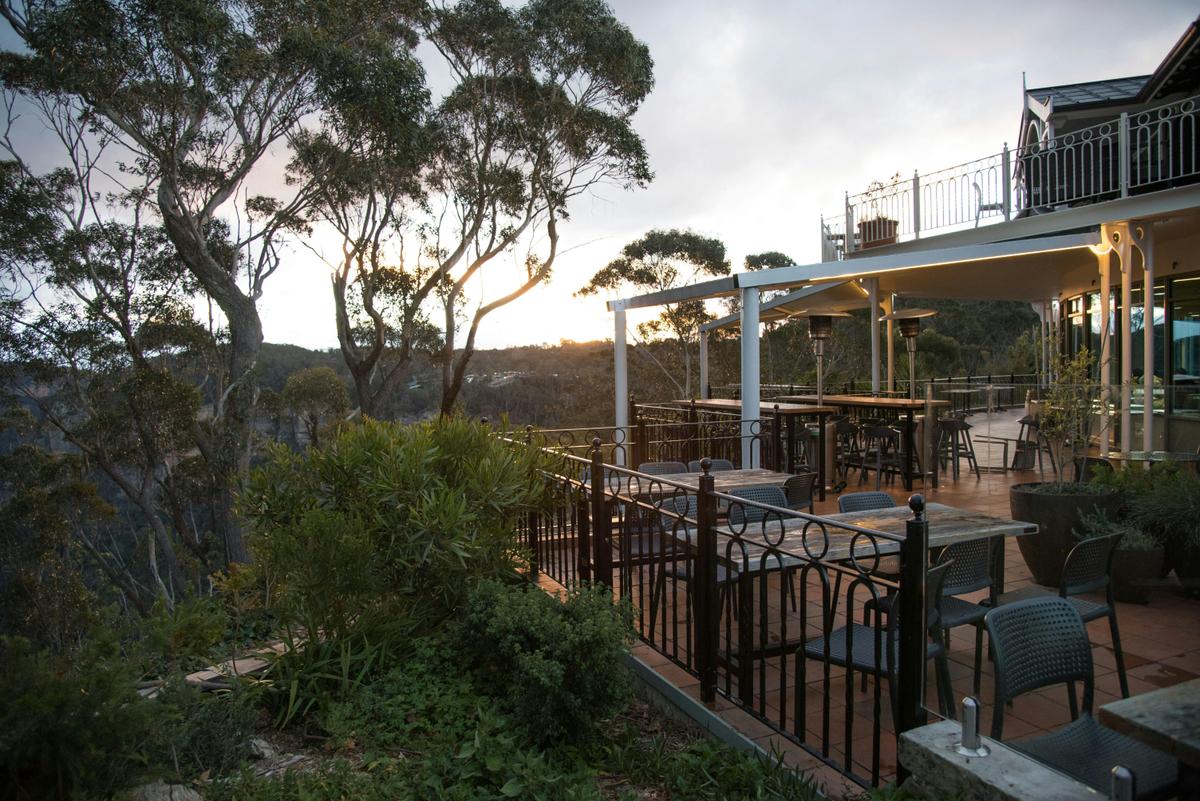 Stargazing Dinner at The Lookout Echo Point