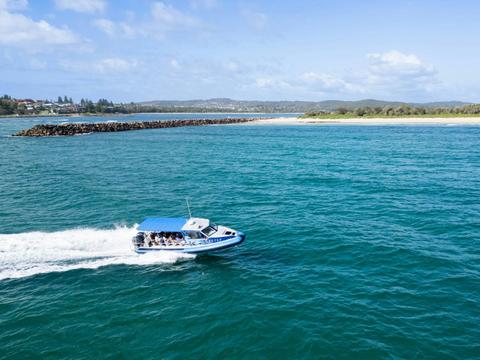 Boat tour Lake Macquarie