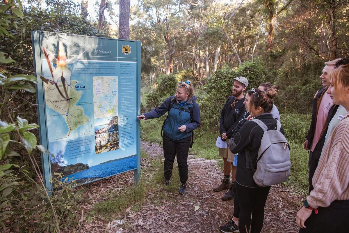 Bushwalking Tour in Lake Macquarie