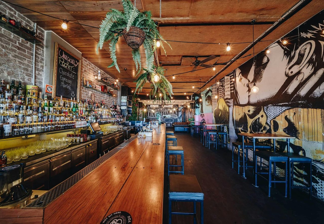 Pocket bar