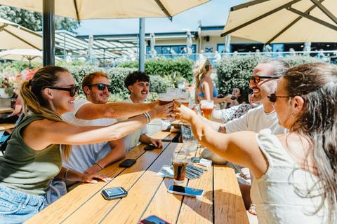 Enjoy a delicious lunch and refreshments at Huskisson