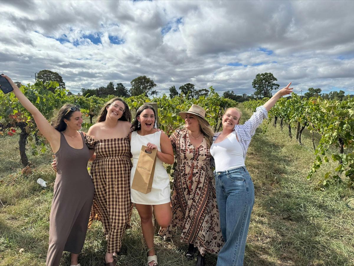 Girls on a Hens tour with Mudgee Ale Trail enjoying a local winery